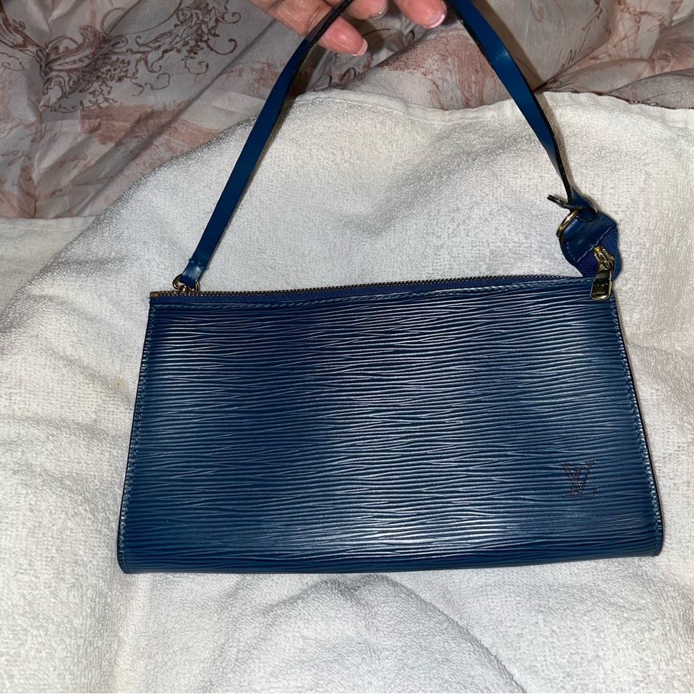 COPY - Louis Vuitton Epi blue Pochette